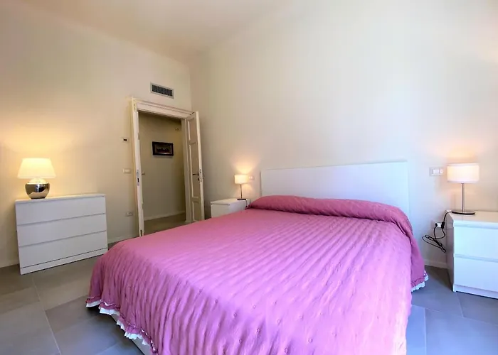 Tra Le Mura-central In *