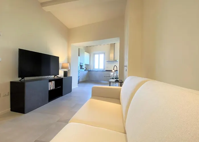 Tra Le Mura-central In *